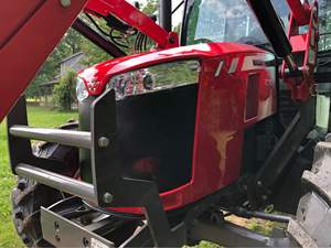 Tractor Utilitario Massey Ferguson 4707 de 70HP, 2WD, con Transmisión de Engranajes, de Alta Resistencia para Trabajo Pesado en Terrenos Agrícolas, con Motor, Caja de Cambios y Bomba de Alta Potencia - Product Image 4