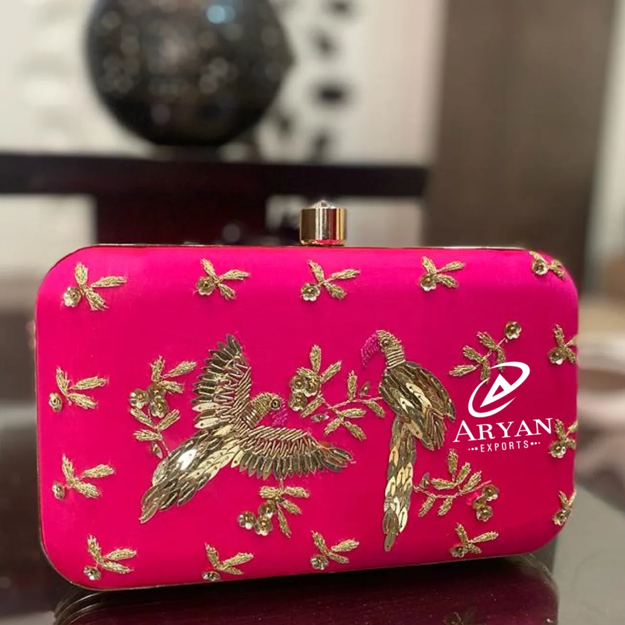 Nieuwe Aankomst Prachtige Handgemaakte Reliëf Bloemenprint Multi Color Satijn Bruids Avond Clutch Portemonnee Vrouwen Kralen Metalen Ketting Portemonnee