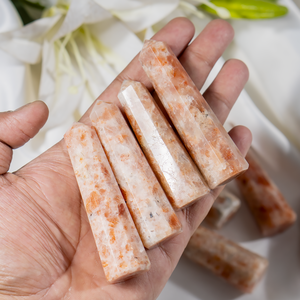 Obélisques/Pointes de tour en pierre de soleil polie de 1 kg, cristaux naturels de guérison pour la décoration et la méditation, en vente en gros - Product Image 3