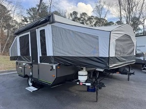 Autocaravana F-o-r-e-s-t R-i-v-e-r RV Rock-wood F-r-e-e-d-o-m S-e-r-i-e-s 1940LTD usada del 2022, lista para vender - Product Image 3