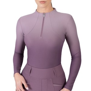 ชุดเสื้อผ้าฟิตเนสออกกำลังกายขี่ม้าสำหรับผู้หญิงเสื้อผ้าลำลองเข่าถึงเข่าเสื้อตัวสั้นเสื้อคอตตอนโพลีเอสเตอร์สีทึบโลโก้ออกแบบได้ตามต้องการ - Product Image 1