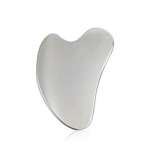 Outil facial Gua Sha en acier inoxydable avec logo gravé au laser personnalisé - Product Image 5