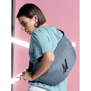 Sac de merchandising personnalisé surdimensionné à porter en bandoulière pour équipement de randonnée et sac étanche - Product Image 2