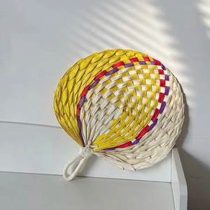 Éventail de palmier Corypha Lecomtei fait à la main du Vietnam Décoration murale naturelle et écologique, taille personnalisée, meilleur prix pour l'exportation - Product Image 3