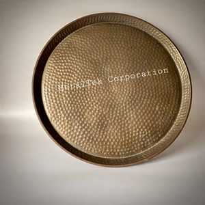 Bandeja de servicio grande Acabado mate Textura redonda Diseño antiguo Color personalizado Bandeja de metal decorativa de acero inoxidable resistente - Product Image 2