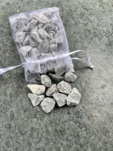 Galets décoratifs en marbre gris brut du Vietnam fortement recommandés pour la décoration de jardin galets de matière première - Product Image 2