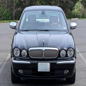 JA GU AR XJ SUPER V8 d'occasion 2007, conduite à gauche/droite - Product Image 1