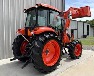Livraison gratuite Kubota M6060 tracteur agricole avec chargeur à fixation rapide et godet 383 heures 4WD 61HP moteur Diesel 540 PTO 3 points d'attelage - Product Image 1