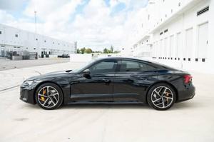 Sedán R S E-tlon GT AWD 2024 con Neumáticos R18, Asientos de Cuero, Techo Panorámico, Batería de Litio de 110 kWh, Pantalla Táctil - Product Image 4