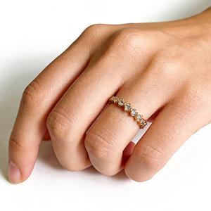 Anillos Cuadrados Geométricos de Acero Inoxidable con Incrustaciones de Cristales de Lujo Vintage a Prueba de Agua para Mujer - Product Image 5