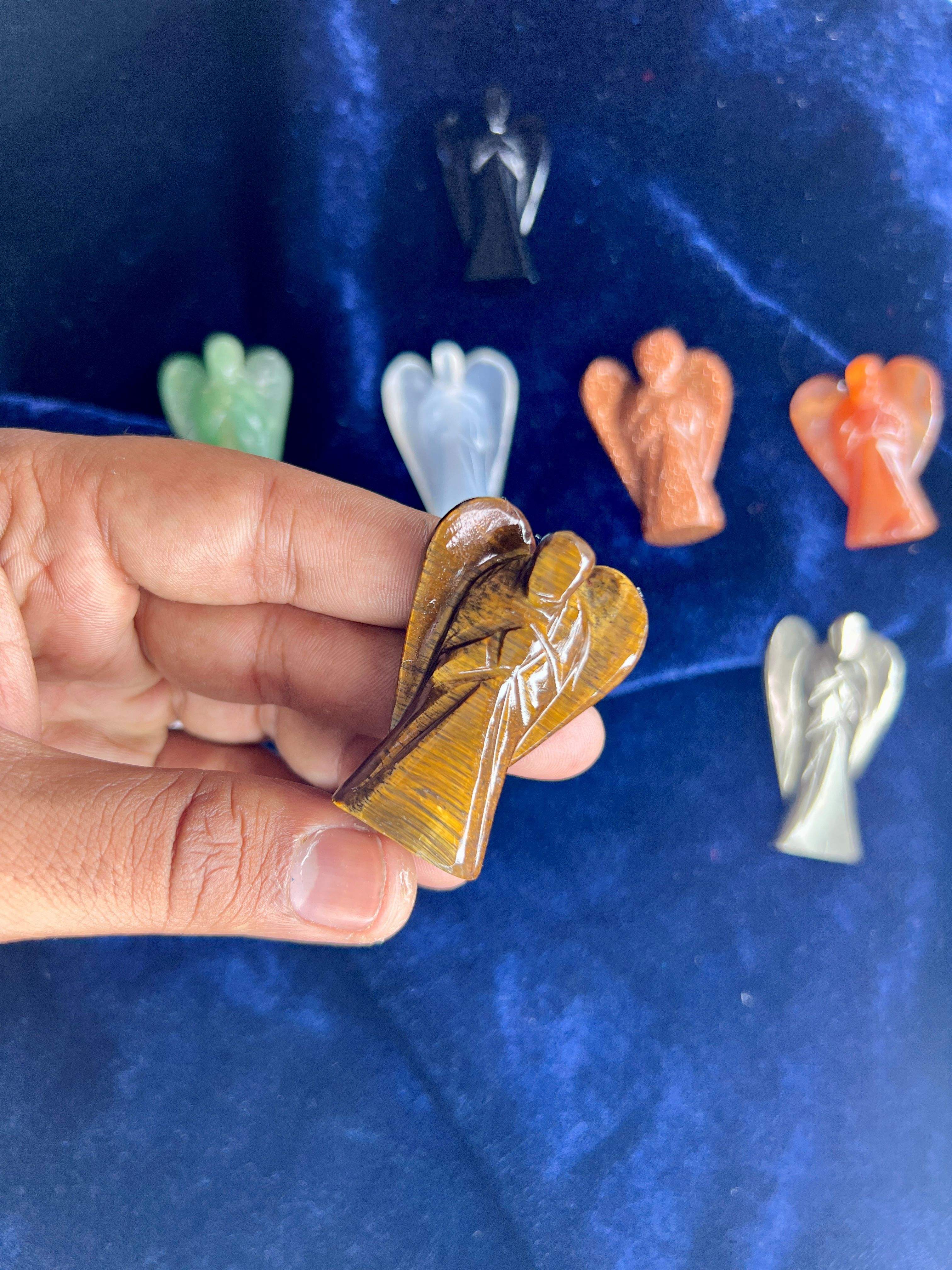 สีน้ำตาล