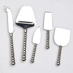 Juego de queso plateado de lujo de acero inoxidable de alta calidad con mango de diseño de burbujas hecho a mano, vajilla de calidad, cuchillos de queso - Product Image 1