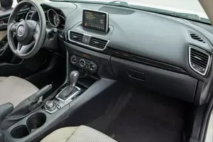 2016 MAZDA 3i Sport AWD เครื่องยนต์เทอร์โบเบาะหนังสีดำภายในพวงมาลัยซ้าย - Product Image 5