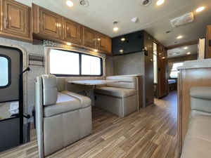 Caravane de voyage moderne pour 4 personnes avec salle de bain privée et lit confortable, camping-car remorquable pour le camping familial en plein air - Product Image 3