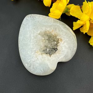 Vente en gros lot Agate naturelle de haute qualité Coeur de guérison Pierres précieuses Cristaux sculptés à la main Coeurs Cadeau de mascotte décoratif pour la maison - Product Image 2