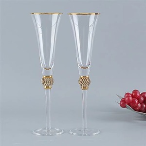 Copa de vino elegante y elaborada que mejora el servicio del vino con elegancia y precisión, forma equilibrada que permite un manejo grácil - Product Image 6