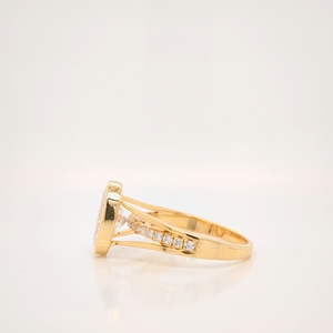 แหวนหมั้นมอสซาไนต์ทรงรี 2.50 กะรัต ยี่ห้อ Lurba Jewels พร้อมใบรับรอง ตัวเรือนทองคำขาว 14K สไตล์วินเทจ ประดับเพชรรอบวง สำหรับงานแต่งงาน งานฉลองครบรอบ - Product Image 4