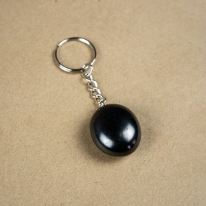 Llavero pulido shungite caído 1,2 pulgadas (30mm) - Product Image 5