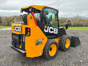 Chargeuse compacte sur chenilles CB 3TS-8T 155 de 74 CV avec bras télescopique – Achetez maintenant pour une utilisation fiable dans la construction et l'agriculture - Product Image 2