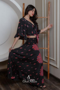 Ensemble élégant de haut court deux pièces à imprimé floral bohème et de pantalon palazzo pour printemps/été avec nœud sur le devant et design fluide - Product Image 3