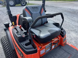 Cortacésped Kubota ZG327 con giro cero - Product Image 6
