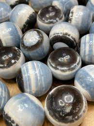 Owyhee Sphère sculptée en opale bleue Pierre précieuse d'agate semi-précieuse pour Feng Shui & Love pour la guérison métaphysique et la décoration de la maison - Product Image 4