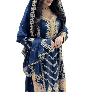 Salwar Kameez de lujo con bordado de cuello redondo, muy iluminado y de gran belleza, ideal para fiestas y ceremonias de compromiso. - Product Image 1