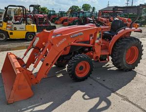 2016 Tracteur Kubota L3901-37.5 HP diesel-Tracteur utilitaire compact-Prêt pour chargeur et outil-Équipement agricole et immobilier - Product Image 2