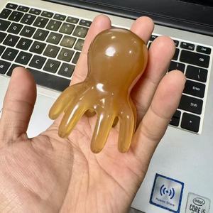 Peine de Masaje de Resina con Forma de Pulpo, Herramienta de Masaje para el Cuero Cabelludo, Portátil, con 8 Puntas, para Aliviar la Fatiga - Product Image 6