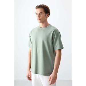 เสื้อยืดผู้ชายทรงโอเวอร์ไซส์ สีเขียวอ่อน เนื้อผ้าฝ้ายหนานุ่ม รุ่นเบสิค - 88377 - ลายกระบองเพชร - Product Image 5