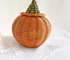 Vente en gros de paniers à citrouille en osier, rangement, panier d'halloween et décor pour chambre d'enfant en rotin 100% - Product Image 3