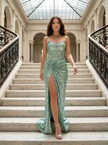 Vestido de Noche de Última Moda, Sin Tirantes, Bordado, Recto, de Lujo, para Mujer, Color Borgoña, Verde y Plateado - Product Image 3