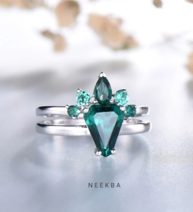 Ensemble de 2 bagues de mariage en or blanc massif 10 carats, de style Art déco, émeraude, bague de fiançailles associée à une couronne. - Product Image 1