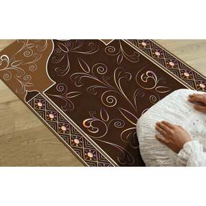 พรมละหมาดลายดอกไม้สีน้ำตาล: พรมสำหรับการละหมาดของชาวมุสลิม พรมพิมพ์ลาย พร้อมพรมขนนุ่ม - Product Image 1