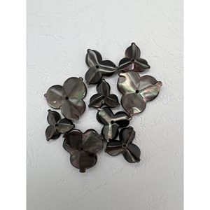 Cuentas Sueltas de Concha Negra MOP - Forma de Flor - Product Image 5