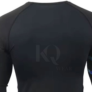 เสื้อรัดกล้ามเนื้อสำหรับออกกำลังกายระดับสูงสำหรับผู้ชาย ระบายอากาศได้ดี ผลิตจากผ้าสแปนเด็กซ์/โพลีเอสเตอร์ที่เป็นมิตรกับสิ่งแวดล้อม เหมาะสำหรับเล่นเซิร์ฟ ว่ายน้ำ และศิลปะการต่อสู้ - Product Image 6