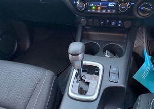 Toyota Hilux-Unidad Manual de mano izquierda - Product Image 5