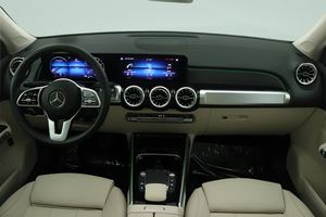 เมอร์เซเดส-เบนซ์ GLB 250 4MATIC ปี 2023 มือสอง - Product Image 2
