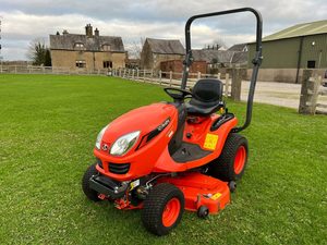 Tractor Cortacésped Autopropulsado Naranja con Motor de Gasolina, Cuchilla Rotatoria, Caja Recolectora de Césped de 200L, Tipo Asiento, para Cuidado de Césped en Granjas y Patios - Product Image 4