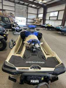 Descuento en Moto Acuática Sea-Doo Wake Pro 230 2025 de 300hp con Motor de Aluminio de 2 Tiempos y 1800cc de Capacidad para Uso Automático - Product Image 2