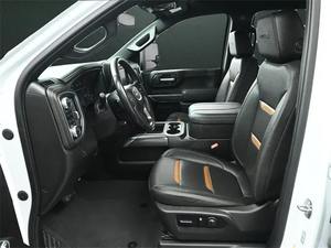 GMC Sierra 3500HD AT4 2023, Volante a la Izquierda, Emisión Euro IV, 5 Plazas, 400 CV/500 Nm - Product Image 3