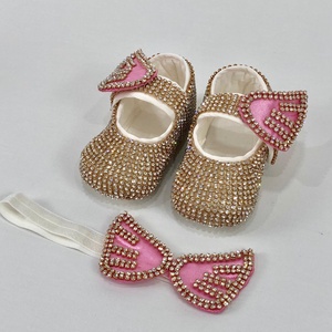 Attache-sucette en silicone de luxe moderne de haute qualité, personnalisée, en forme de cœur, à motif floral, pour nouveau-né 0-12 mois - Product Image 5