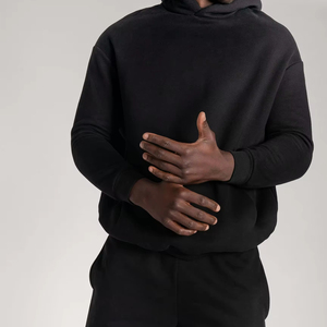 Conjunto de camiseta de manga corta para hombre de alta calidad Color sólido Moda de verano Estilo informal Logotipo personalizado Conjunto de 2 piezas con envío aéreo - Product Image 1