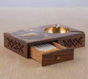 Cendrier de table en bois avec moulures personnalisées pour la maison et le bureau - Product Image 2