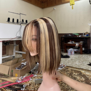 Holesale-peluca Bob de encaje color piano HD, pelo crudo vietnamita, venta al por mayor - Product Image 1
