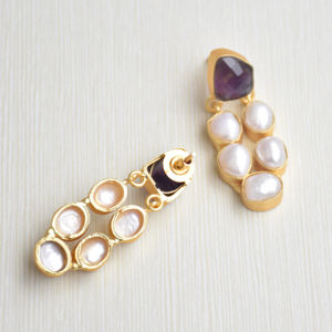 Boucles d'oreilles en laiton de qualité supérieure, plaquées or, avec perles et pierres organiques, texture laiton mat, sans nickel, durables, export en gros - Product Image 5