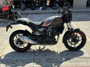 Perfetta <span class=keywords><strong>Royal</strong></span> <span class=keywords><strong>Enfield</strong></span> Guerrilla 450 Apex Black Roadster 2027, <span class=keywords><strong>Moto</strong></span> 100-500cc di Origine Indiana con Garanzia, Velocità Massima >170km/h - Product Image 1