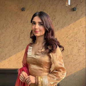 Haut traditionnel indien de créateur en tissu brodé de sequins avec manches brodées et dentelle Zalar, et pantalon dupatta - Product Image 1