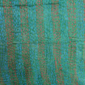 Écharpe en soie Kantha réversible de luxe, fabriquée à la main, en coton de haute qualité, personnalisée par un fabricant indien, en promotion - Product Image 5