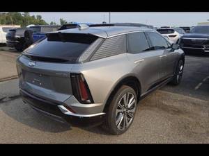 Cadillac Optiq Luxury 2 AWD 2025, SUV de 4 Puertas, Autos Usados en Venta a Bajo Precio - Product Image 4